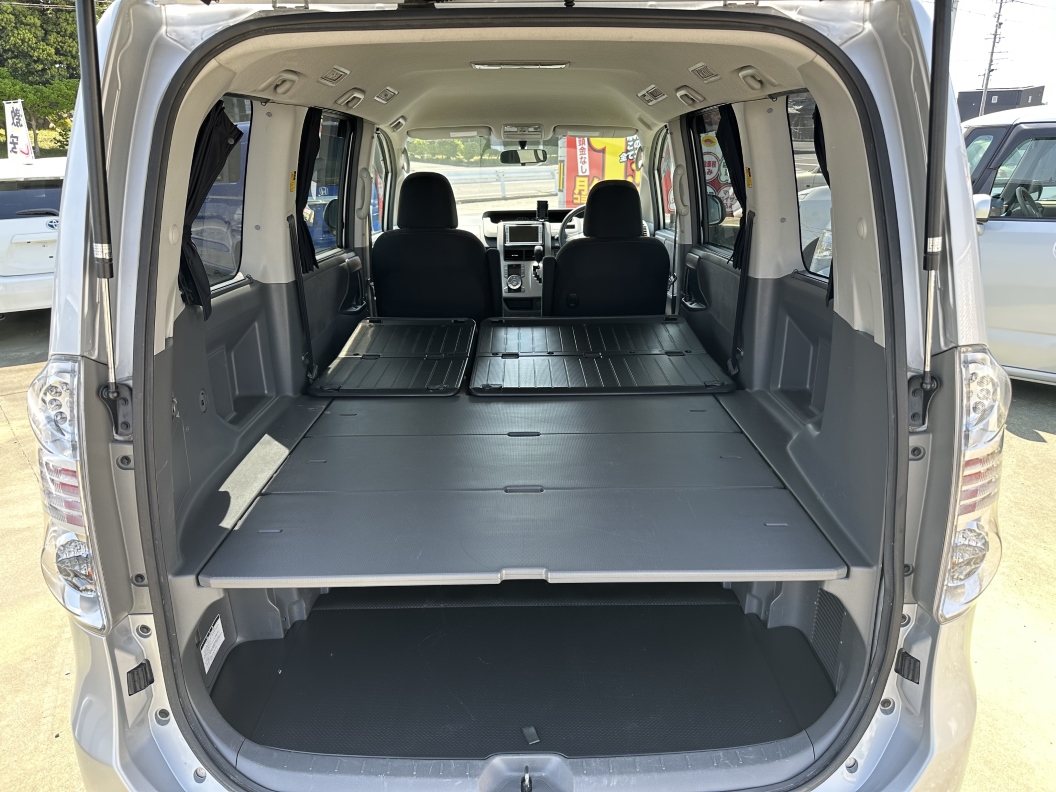 ライトキャンピングカー　車中泊可能な格安レンタカー